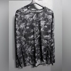 Lululemon men’s active long sleeve